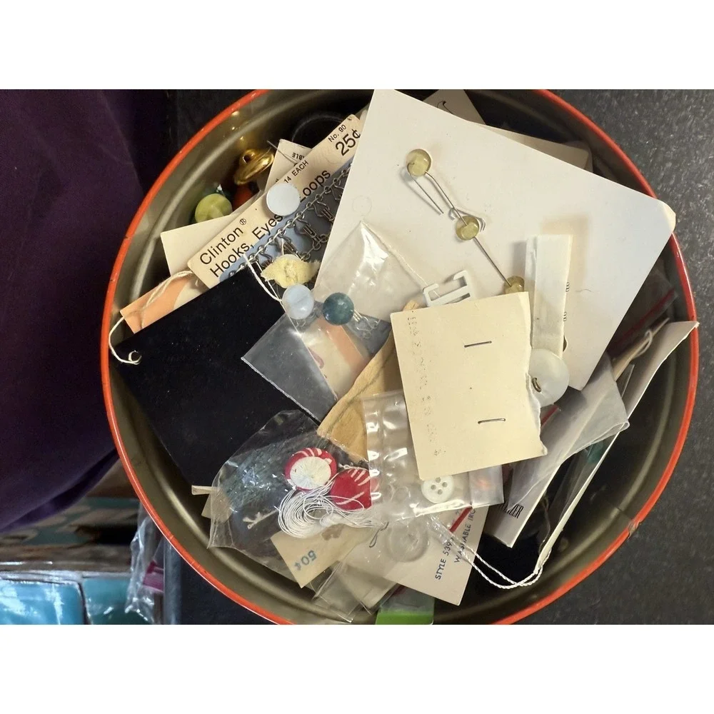 Vintage Sewing Basket Filled w/ Notions Buttons Thread – Holly Hobbie Style